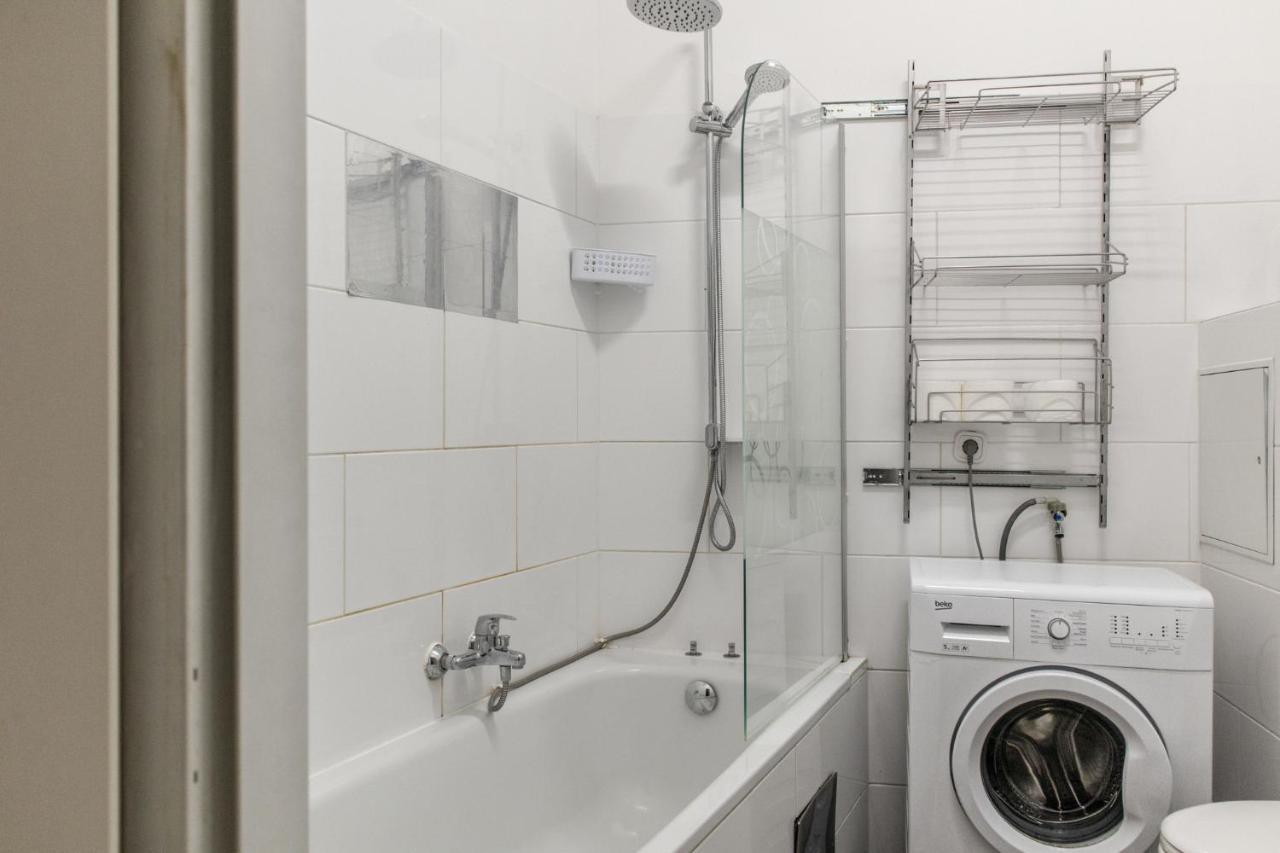 Joyful 2Br Shared Apt Near Millenium Tower & Danube River Vienne Extérieur photo