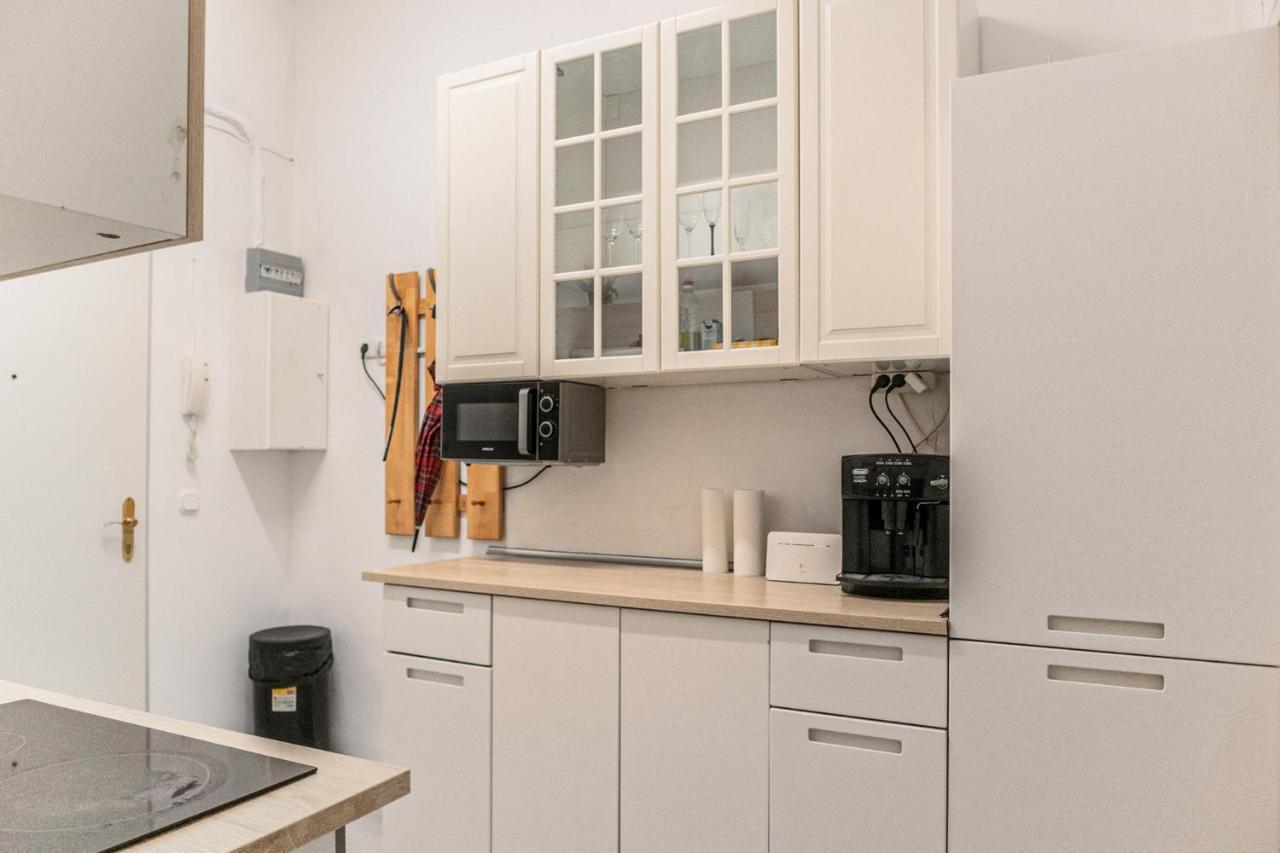 Joyful 2Br Shared Apt Near Millenium Tower & Danube River Vienne Extérieur photo