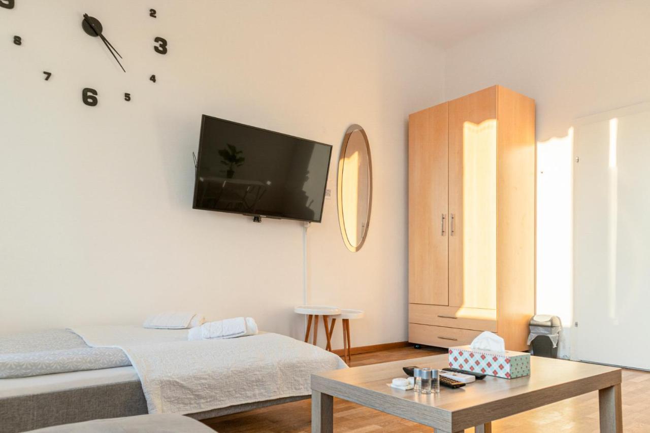 Joyful 2Br Shared Apt Near Millenium Tower & Danube River Vienne Extérieur photo